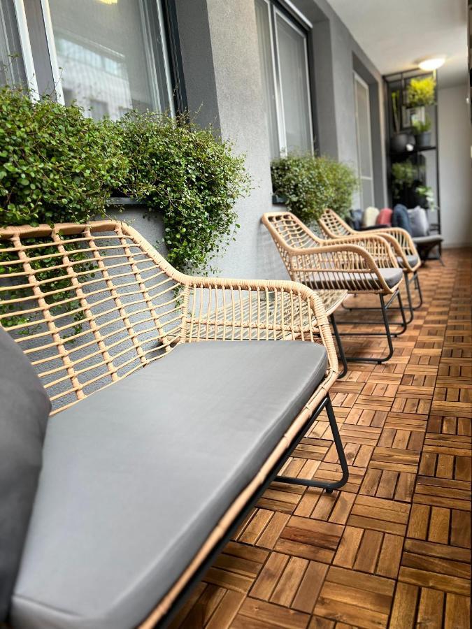 Astra Urban Garden Apartment, 2 Garage Parking Spaces ซาเกร็บ ภายนอก รูปภาพ