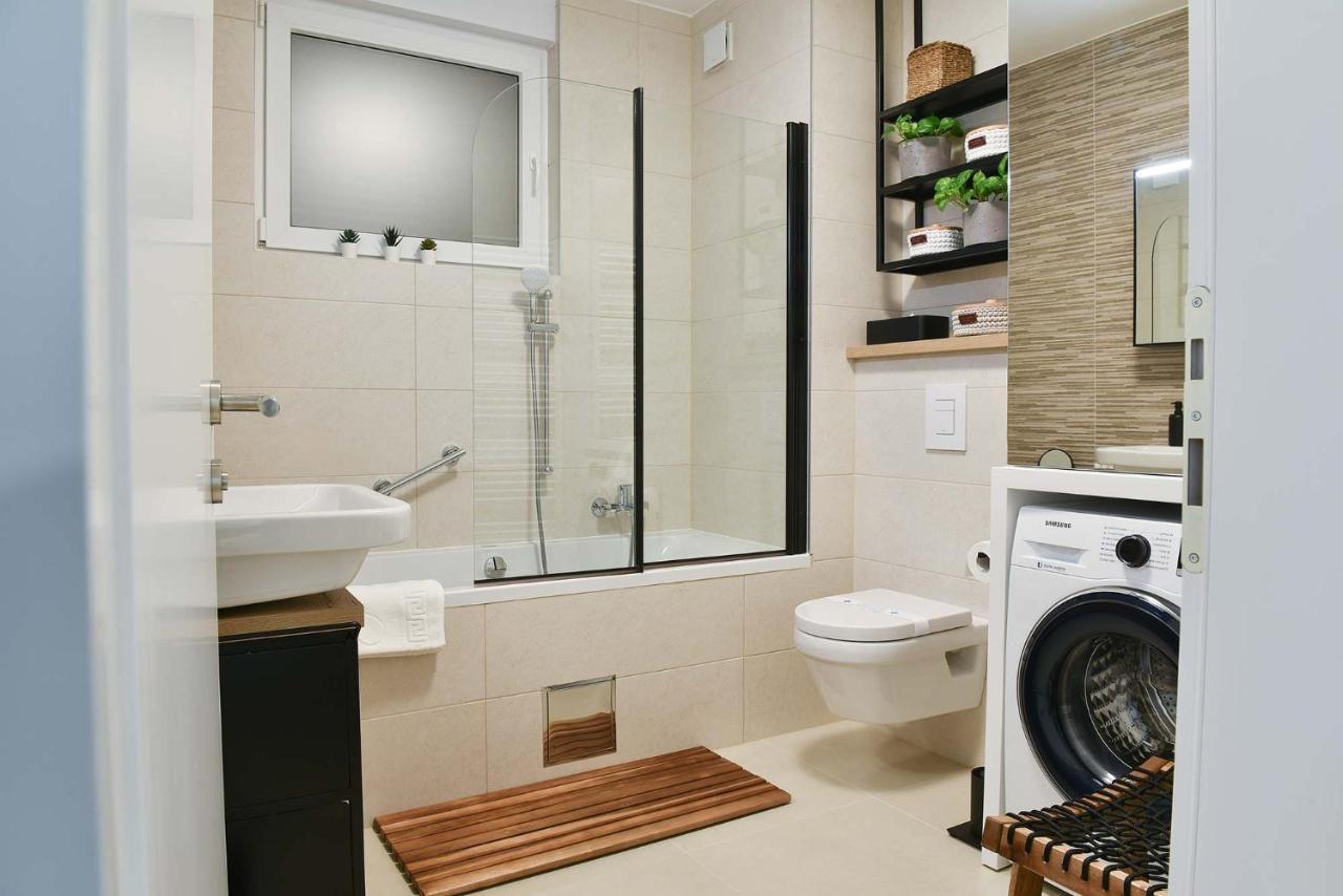 Astra Urban Garden Apartment, 2 Garage Parking Spaces ซาเกร็บ ภายนอก รูปภาพ