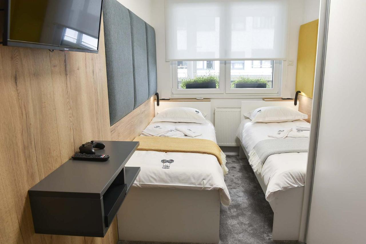 Astra Urban Garden Apartment, 2 Garage Parking Spaces ซาเกร็บ ภายนอก รูปภาพ