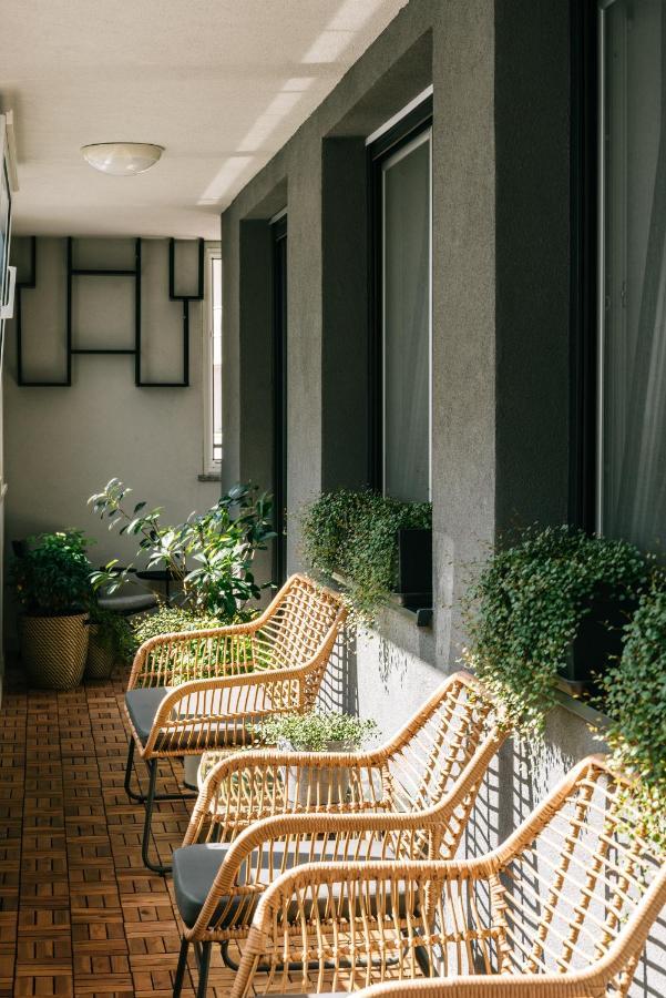 Astra Urban Garden Apartment, 2 Garage Parking Spaces ซาเกร็บ ภายนอก รูปภาพ