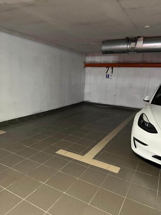 Astra Urban Garden Apartment, 2 Garage Parking Spaces ซาเกร็บ ภายนอก รูปภาพ